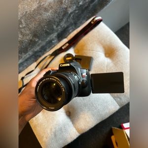 Selling a brand new Canon eos rebel SL3 digital camera